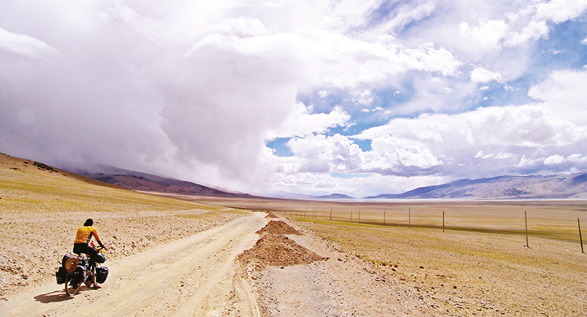 Claude Marthaler durant son voyage à vélo