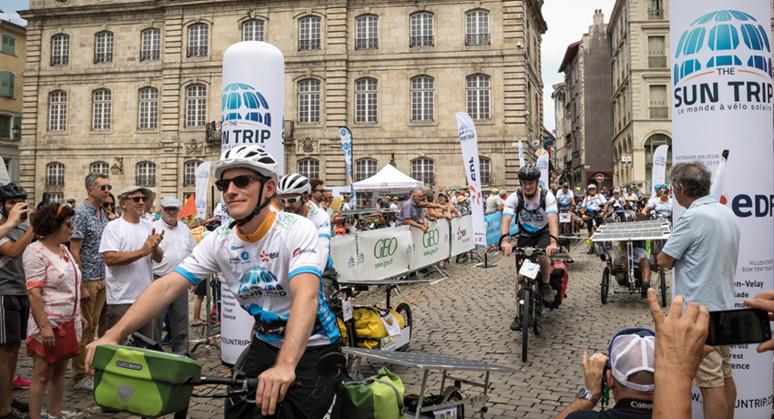 Départ du Sun Trip à vélo solaire