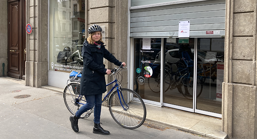 Léa à vélo collaboratrice Cyclable