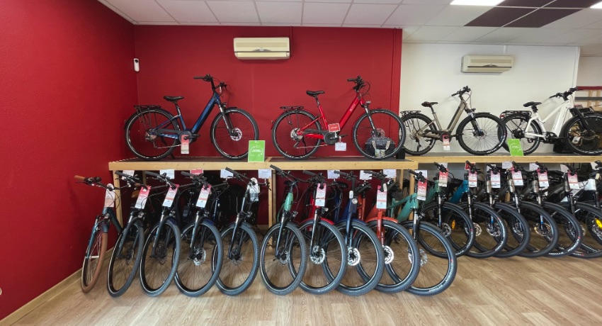 Toute la diversité du vélo à assistance électrique s'expose au magasin Cyclable Avignon-Les Angles.