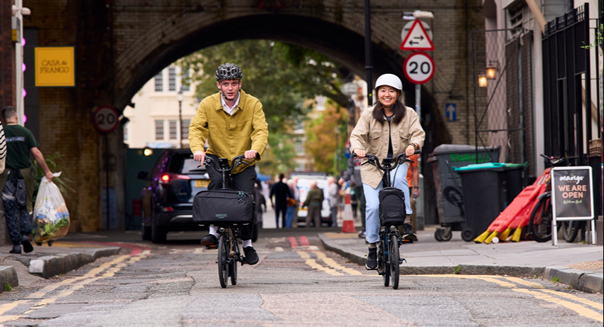 Gamme électrique Brompton : 3 vélos pliants branchés pour pédaler où vous voulez !