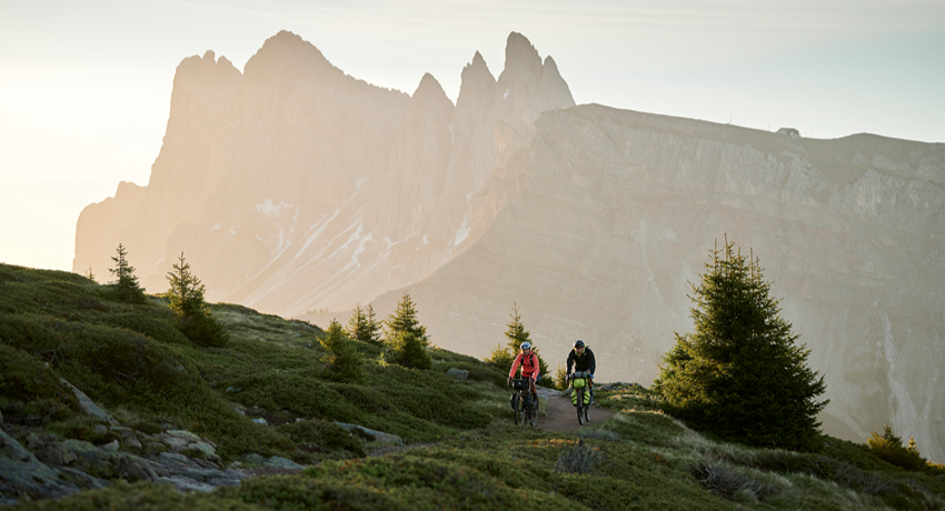 Aventures à vélo : 8 itinéraires longue distance à découvrir en gravel